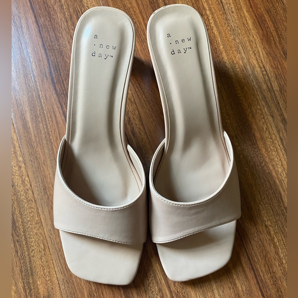 A New Day Lindie Heels Tan Dress Shoes Sandals